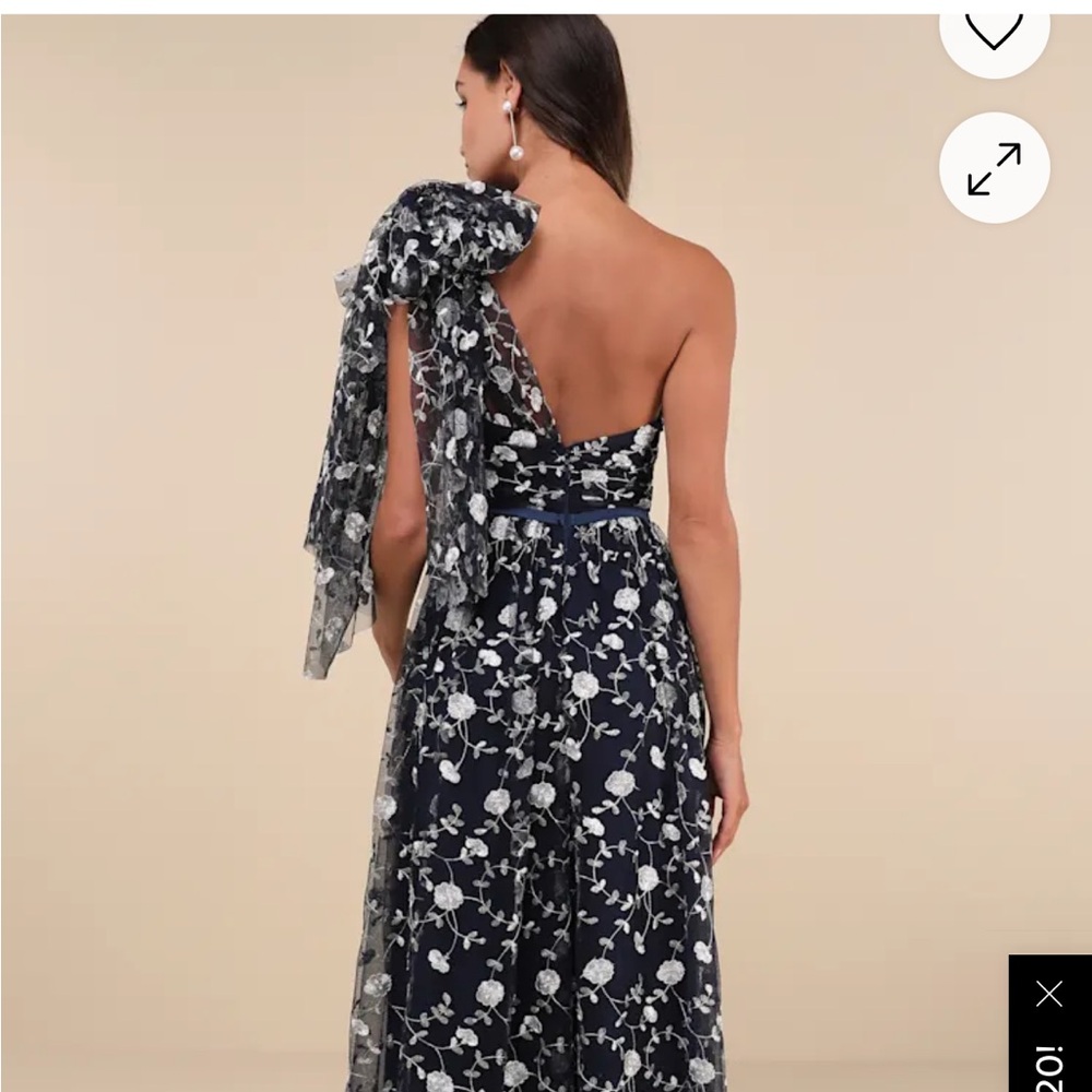 Lulu’s Elegant One-Shoulder embroidered Floral Dress NWT - Picture 3 of 3